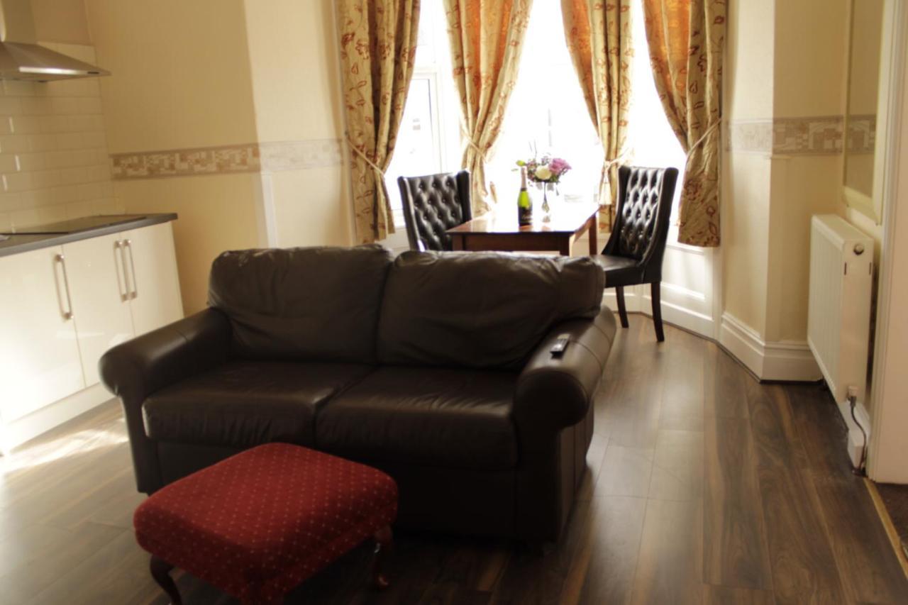 Clifton Villa Guest House Llandudno Exteriör bild